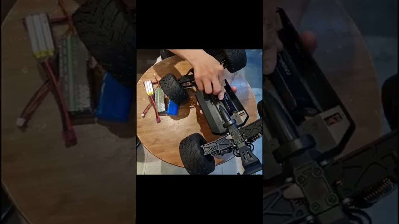 WLTOYS12402-A bản 1: 12 Xe đồ chơi leo núi tốc độ cao xuất hiện tại việt nam 