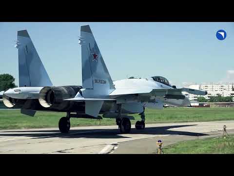 Видео: ОАК передала ВКС России новые самолеты Су-35С