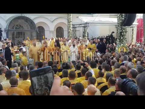 Outdoors co-liturgy by Ecumenical Patriarch, Metropolitan of Kyiv in Hagia Sophia (1)
