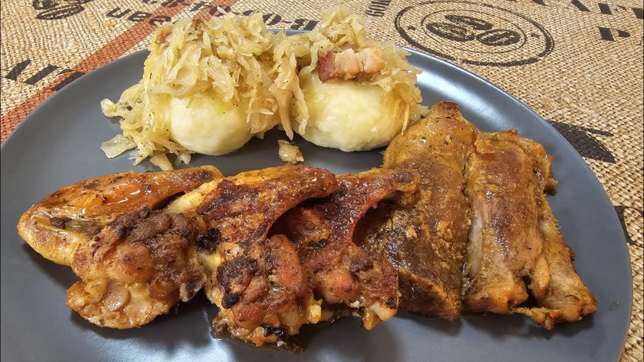 Zemiakové knedličky plnené mäsom  .