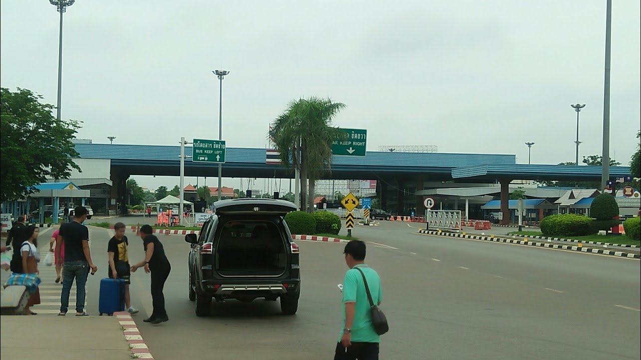 ข้ามชายแดนลาวด้วยการฝากรถที่ด่านหนองคาย