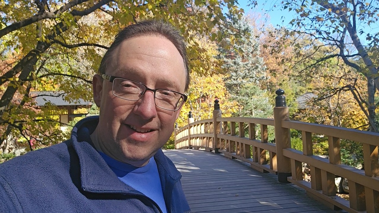 Осенние краски в японском саду Андерсона, Рокфорд.