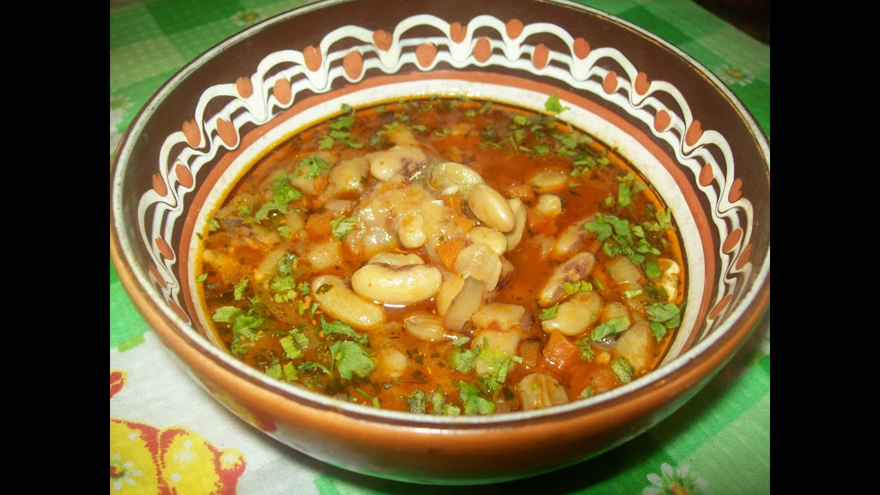 Боб-чорба (фасолевый суп) болгарская кухня