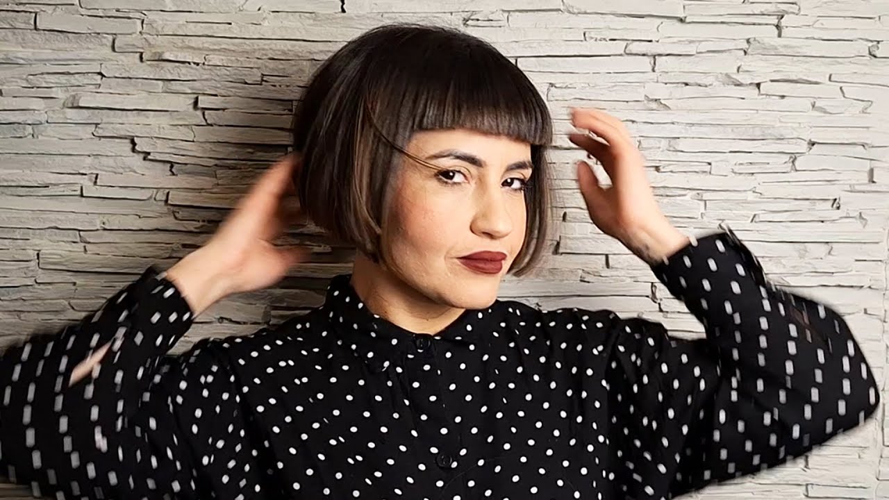 Posh lady wants to go shorter! (Premium video teaser)