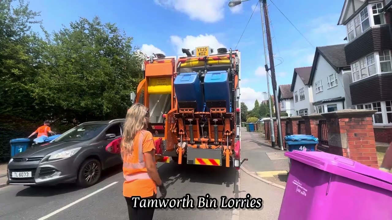 Dennis Elite + Refuse Truck on Recycling, WDZ 