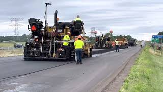 Breakdown Rollers in Echelon Paving