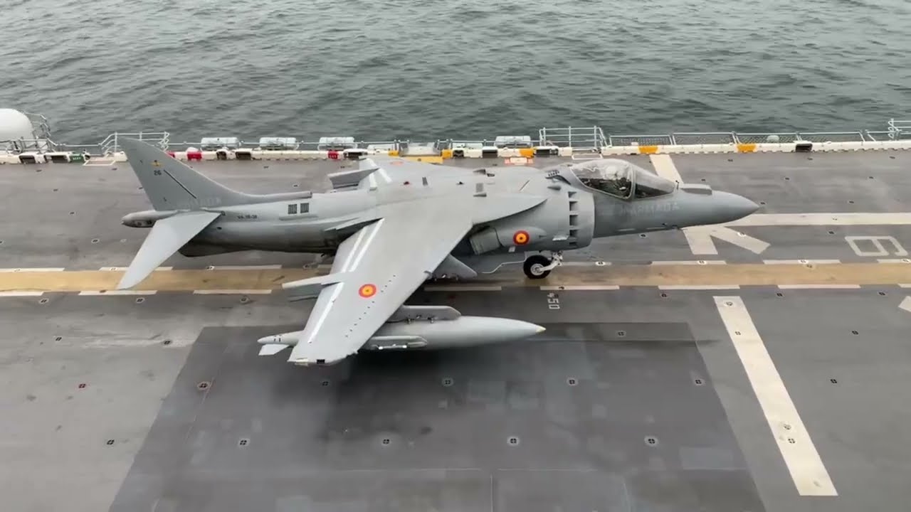 Deployment of the Spanish AV-8B+ Harrier II on the American amphibious assault ship USS Wasp