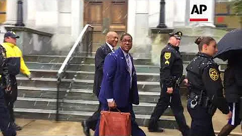 Cosby Arrives for 1st Day of Jury Selection