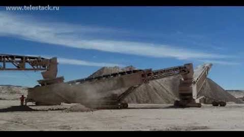 TS 1542 Radial Telescopic and 7 x Mobile Link Conveyors Stockpiling in Heap Leaching Pad_01