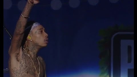 Wiz Khalifa Performs 