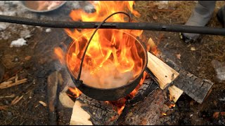 Готовим плов из медвежьей лапы по таежному .