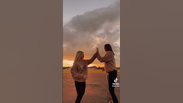 Thumbnail of Dances to do with your bestfriend 1/20