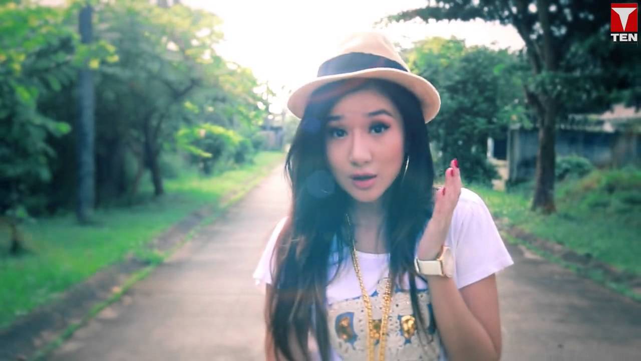 Myanmar Love Song 'Beautiful Girl' (ByuHar)Official MV,Starring (...