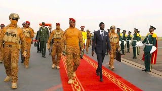 le capitaine Ibrahim Traoré acceuille son homologue sénégalais Bassirou Diomaye Faye
