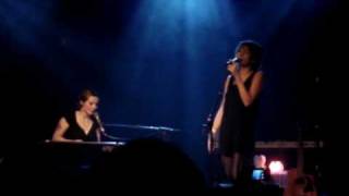 Agua de Annique & Marike Jager - Day After Yesterday (live @ melkweg 12-2-09)