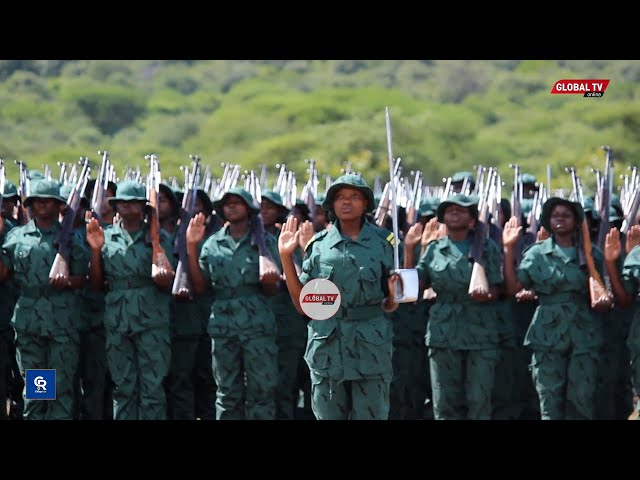 VIJANA wa JKT WALIOJITOLEA MAKUYUNI ARUSHA WALA KIAPO cha UTII kwa RAIS WAKIHITIMU MAFUNZO.... class=