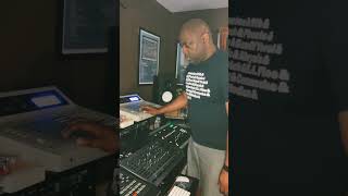 Beatmaking on the Akai MPC60ii - "Down" (Instrumental) #boombap #beatmaker #mpc60 #sampling