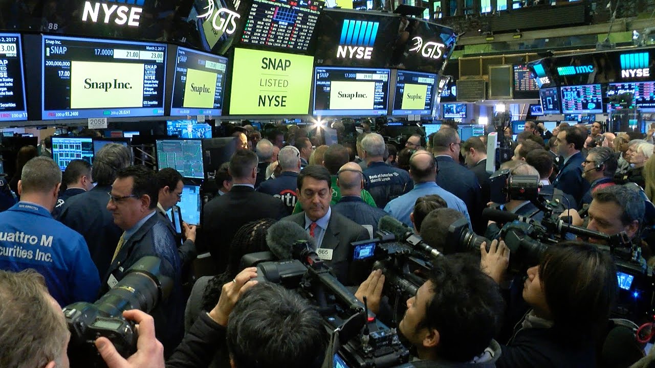 Jim Cramer breaks down the value of Snapchat’s ad business on the day of the company’s IPO.