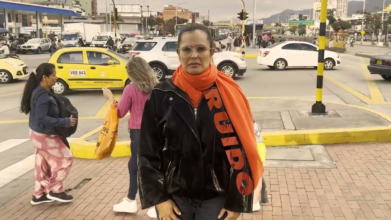 Sinfonía del Caos: Bogotá,Quito y Lima Performance Futurista sobre la Movilidad Urbana Contemporánea