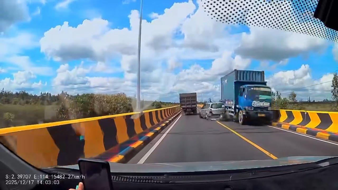 Indonesian Car Crash Compilation #5 Dash Cam Owners Indonesia