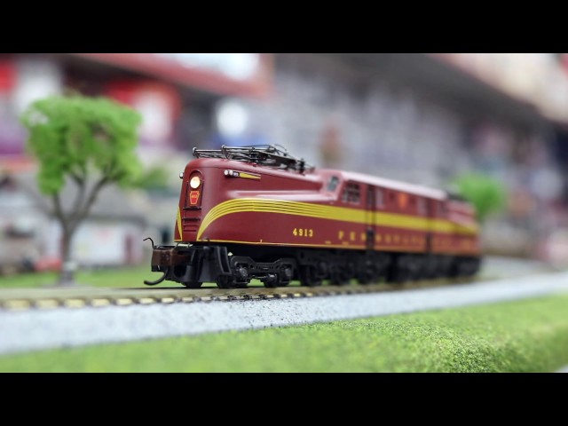 Bachmann N Scale GG1 DCC Sound Value - YouTube