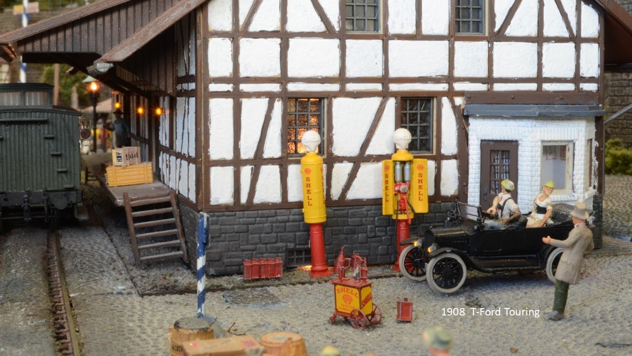 Autos und Pferdekutsche in den Jahren 1900-1938 (Epoche I und II)