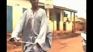 BENIN - MACRO MUSICA - tout le monde se plaint