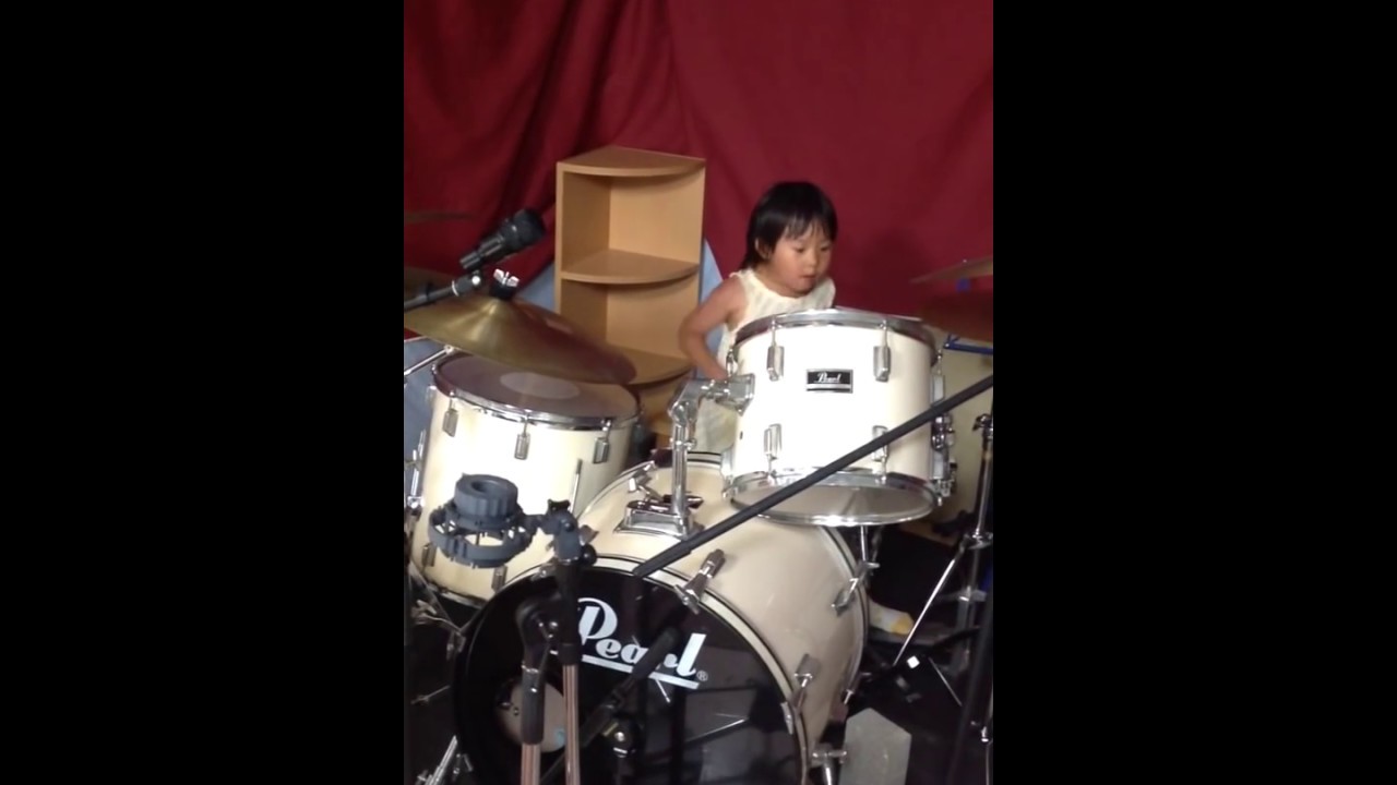 Video 4 year old Japanese drummer, よよかYoyoka Soma @ kids'music