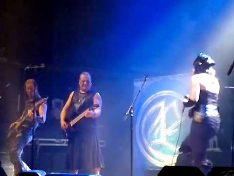 Ensiferum, Breaking The Law, live im Z 7 Pratteln, am 21.03.15