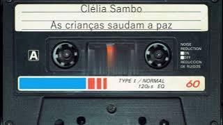 Clélia Sambo - As Crianças saudam a paz