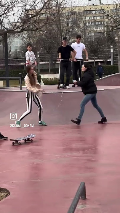 Sk8park brawl #pretty #skateboarding #girl #fight