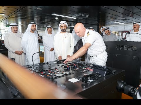 محمد بن راشد يزور الباخرة   الراسية في ميناء راشد