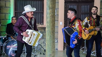 Los Tercos & Los Invasores de Nuevo León - Yo le Prometo (Video Oficial)