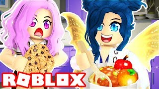 MAKING THE WEIRDEST CUPCAKES IN COOKING CLASS! | Roblox Royale Highschool