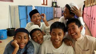 Pantun koplak,aneh,dan lucu
