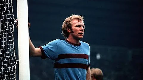 Bobby Moore --Best tackles & skills-- GREATEST ENG...
