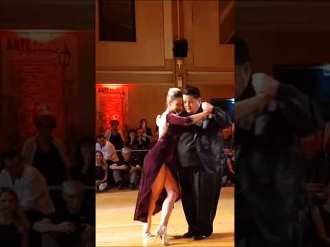 Aoniken Quiroga & Noelia Barsi 😍🔥 D'Arienzo "Ríe Payaso"#tango #tangoargentino #dance #tangoshow
