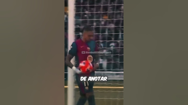 Why did Raphinha pour water on the ball before kicking the penalty kick?