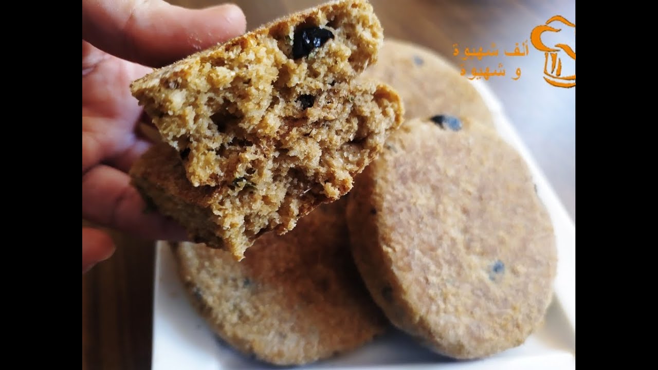 حريشات بدقيق القمح الكامل و زيت الزيتون و الزعتر و الزيتون الأسود صحيين و رائعين أحسن من لي كتباع