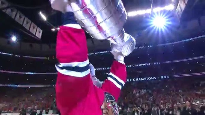 NHL LiveWire: Toews Lifts Cup, Passes to Timonen 