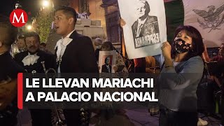 Simpatizantes de AMLO le llevan serenata a Palacio Nacional a días de su cumpleaños