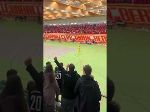 BUNDESLIGA PAROU? SEM PROBLEMA! A TORCIDA DO UNION BERLIN FOI APOIAR O TIME DE FUTSAL! #shorts