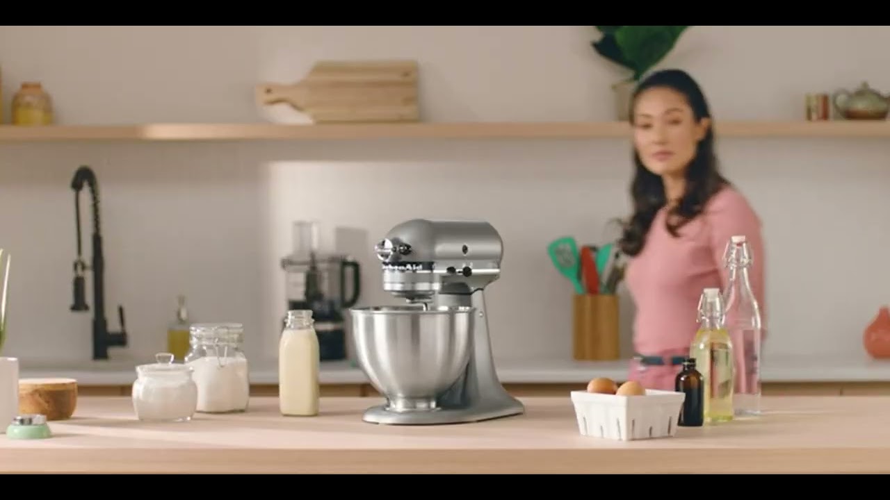 KitchenAid Classic Series 4.5 Quart Tilt-Head Stand Mixer