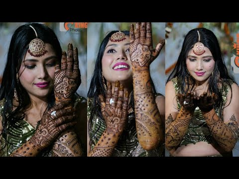 Photo of Bridal pose with mehendi jewellery ideas