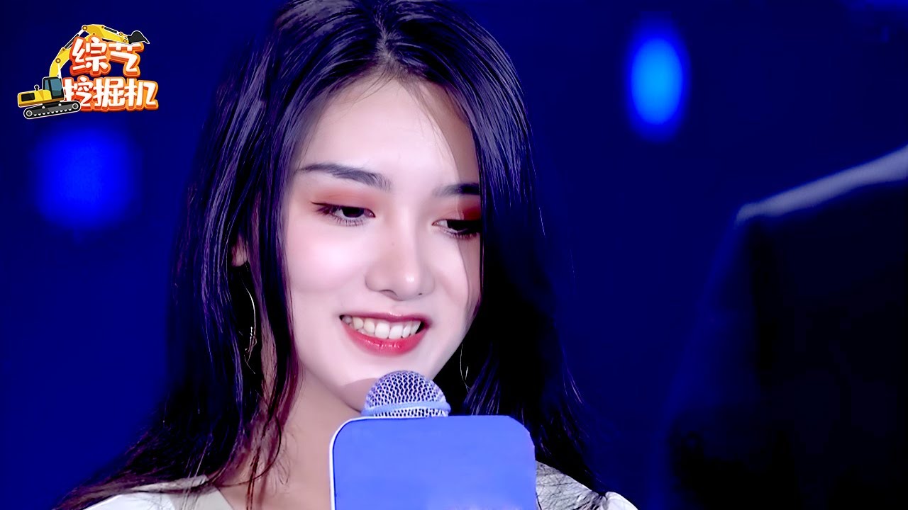 帅气男神罕见爆灯,告白后才知道女孩的心动男生就是他,全场都沸腾,谁料牵手时刻出现意外【非常告白】