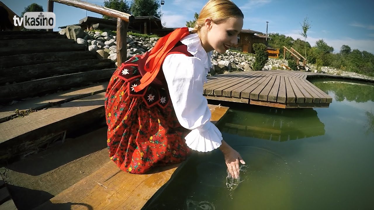 Kortina: Šla dievčina do lesíka