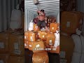 貨物塞得密不透風,老外卸貨直呼太難了 #有趣的視頻 #科普一下 #奇聞趣事