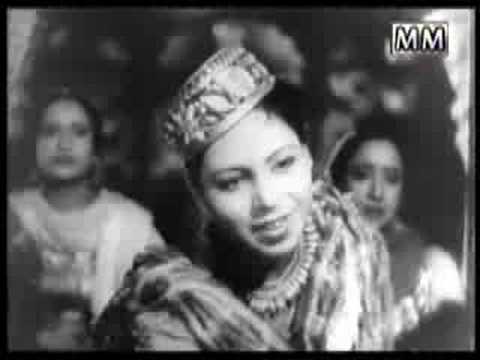 Aahein Na Bhraeen... (Zeenat)
