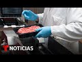 Expertos analizan suministros de carne molida para monitorear la gripe aviar | Noticias Telemundo