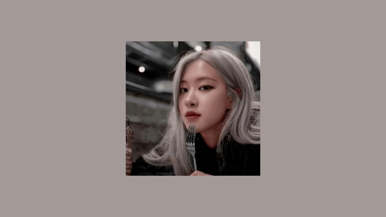 𝐛𝐥𝐚𝐜𝐤𝐩𝐢𝐧𝐤 - 𝐩𝐥𝐚𝐲𝐢𝐧𝐠 𝐰𝐢𝐭𝐡 𝐟𝐢𝐫𝐞 (𝐬𝐥𝐨𝐰𝐞𝐝)